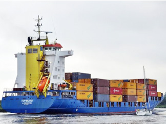 3-Containerships_EQUIPMENT_Vessel-VOHBURG